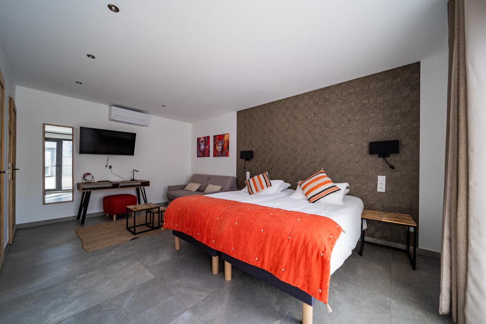 Отель Les Loges Du Luberon Coustellet Экстерьер фото