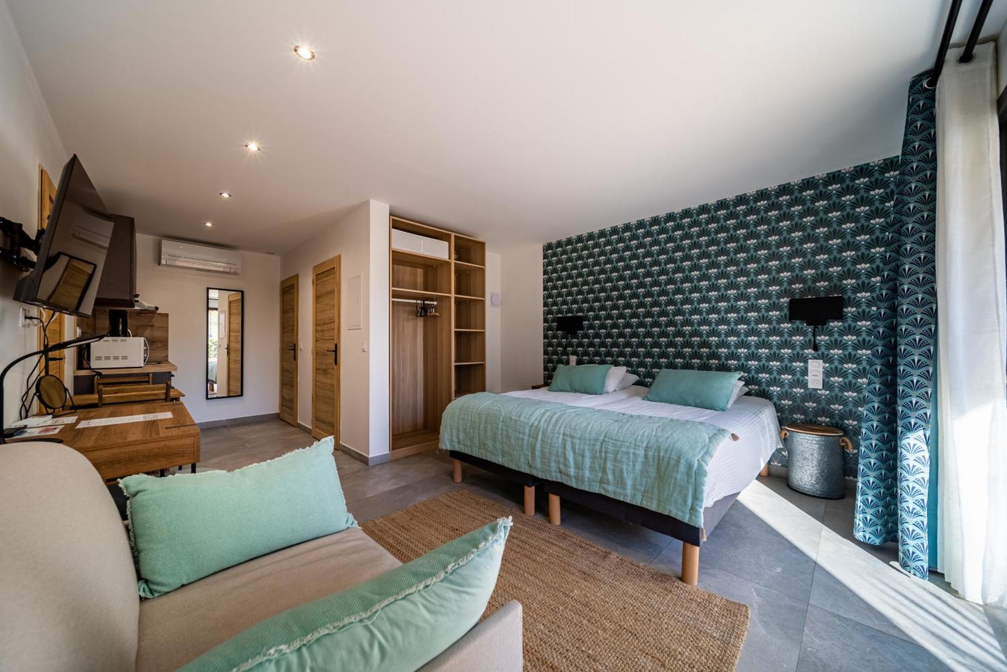 Отель Les Loges Du Luberon Coustellet Экстерьер фото
