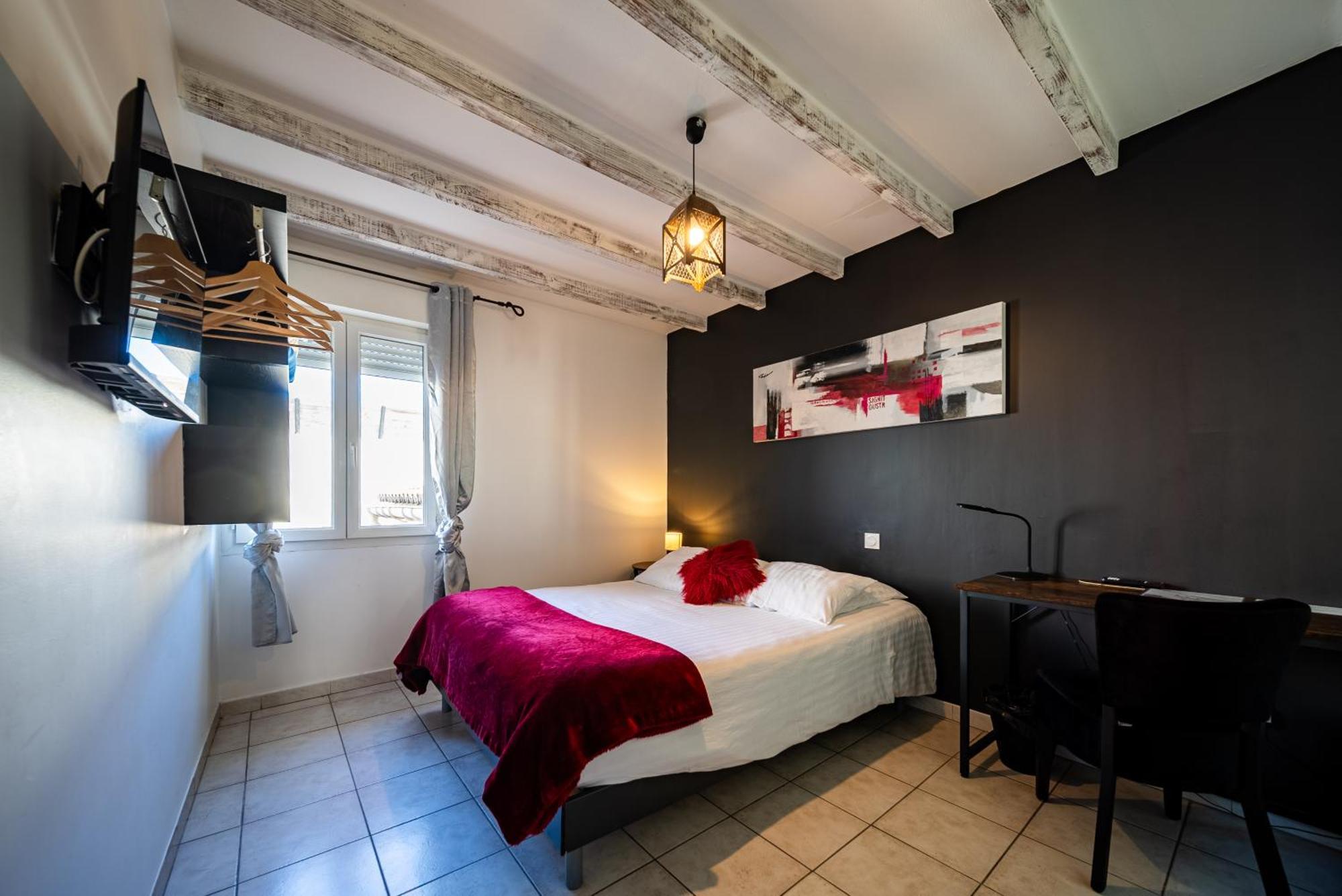 Отель Les Loges Du Luberon Coustellet Экстерьер фото